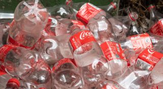 Coca-Cola musi zmienić etykiety. Tak wprowadzały w błąd klientów 