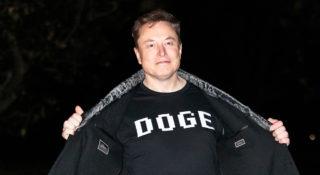 Elon Musk poinformował o swoim odejściu z DOGE. W serii wywiadów udzielonych amerykańskim mediom nie szczędzi krytyki swoim antyfanom, Trumpowi, ale także sobie samemu.
