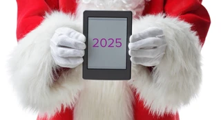 jaki-czytnik-ebookow-wybrac-polecane-modele-nie-tylko-amazon-kindle-2025-prezent