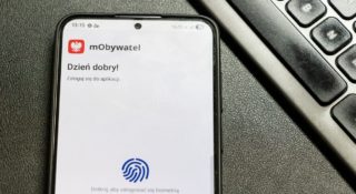 Zespół Rafała Brzoski chce nowych funkcji w mObywatelu. Jedna jest dobra, inne śmieszne