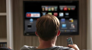 Najlepszy telewizor do 2000 zł. Co wybrać w 2025