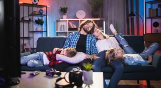 Koniec z telewizorem grającym całą noc. Aż dziwne, że dopiero teraz