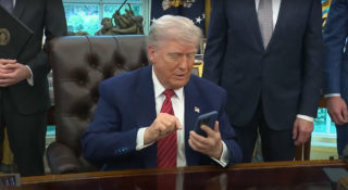 Trump obsługuje iPhone