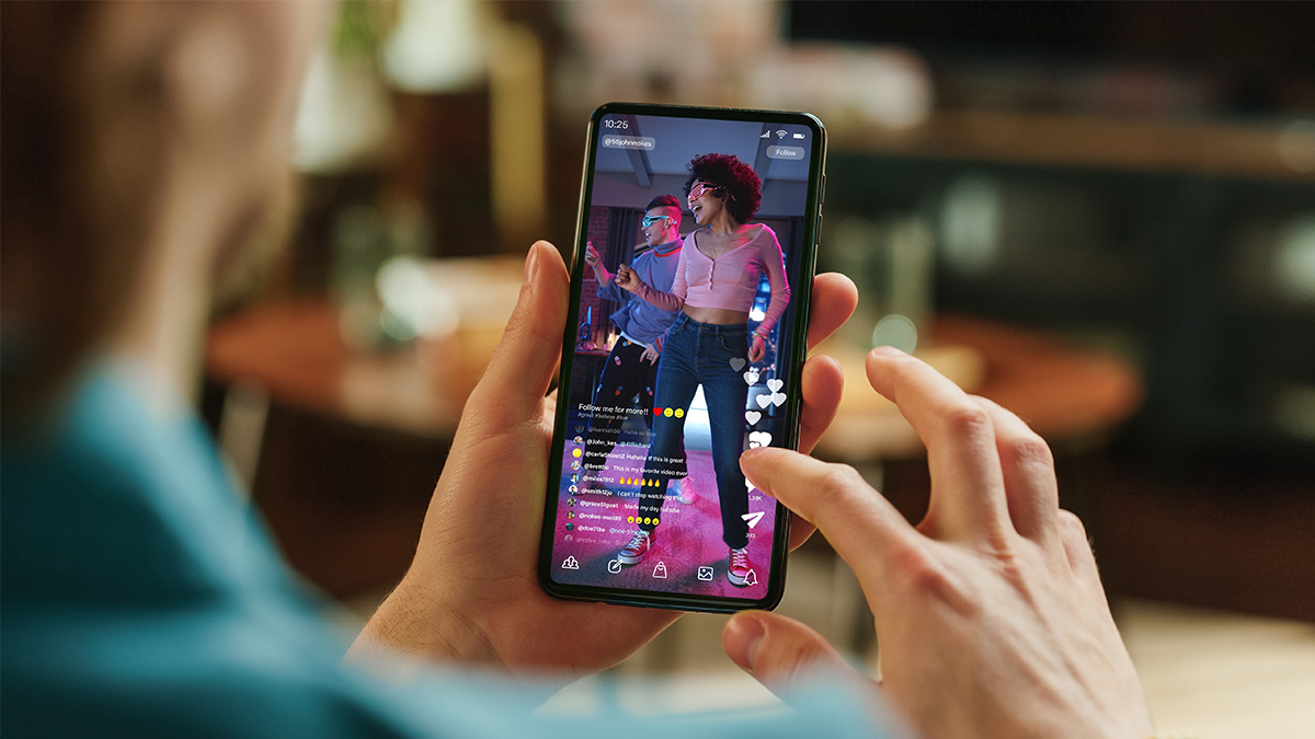 YouTube Shorts zyskały nową funkcję: Google Lens pozwala wyszukiwać to, co widzisz na ekranie. Jednak Obiektyw ominie część filmów.
