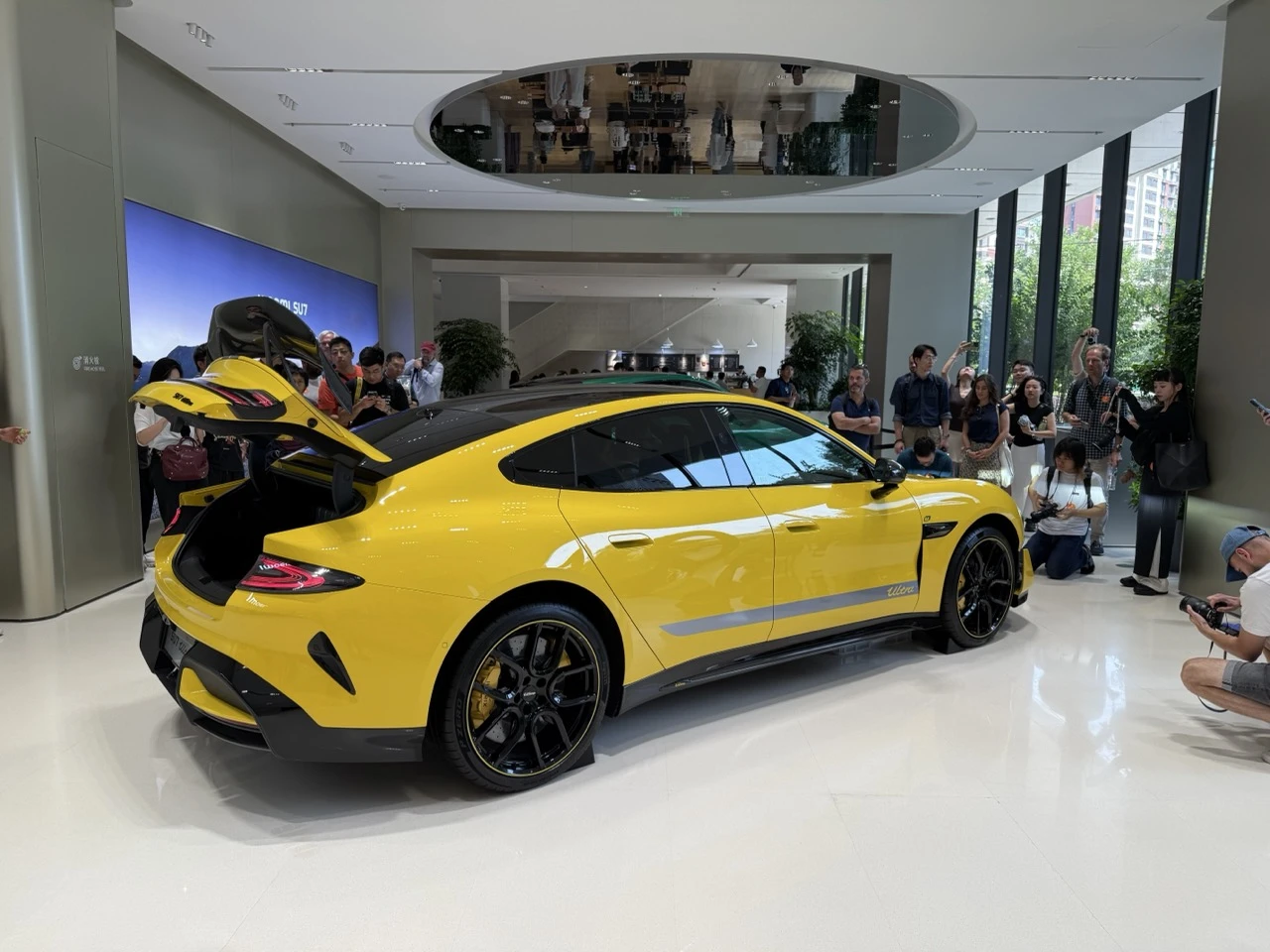 https://cdn-sw.spidersweb.pl/2025/06/Xiaomi-Headquarters-Store-24.jpeg