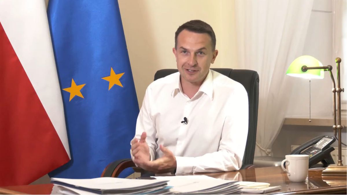Live chat z Rzecznikiem Rządu Adamem Szłapką