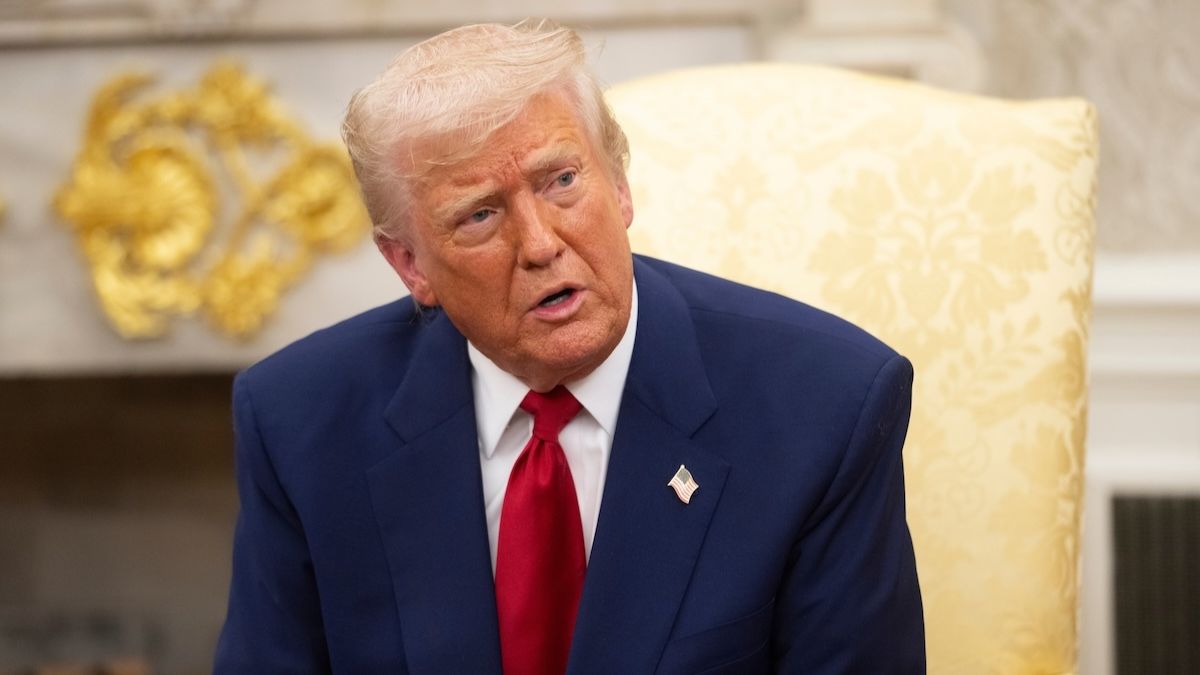 Ale wpadka: Trump Phone nie powstaje w USA. Za to się skurczył