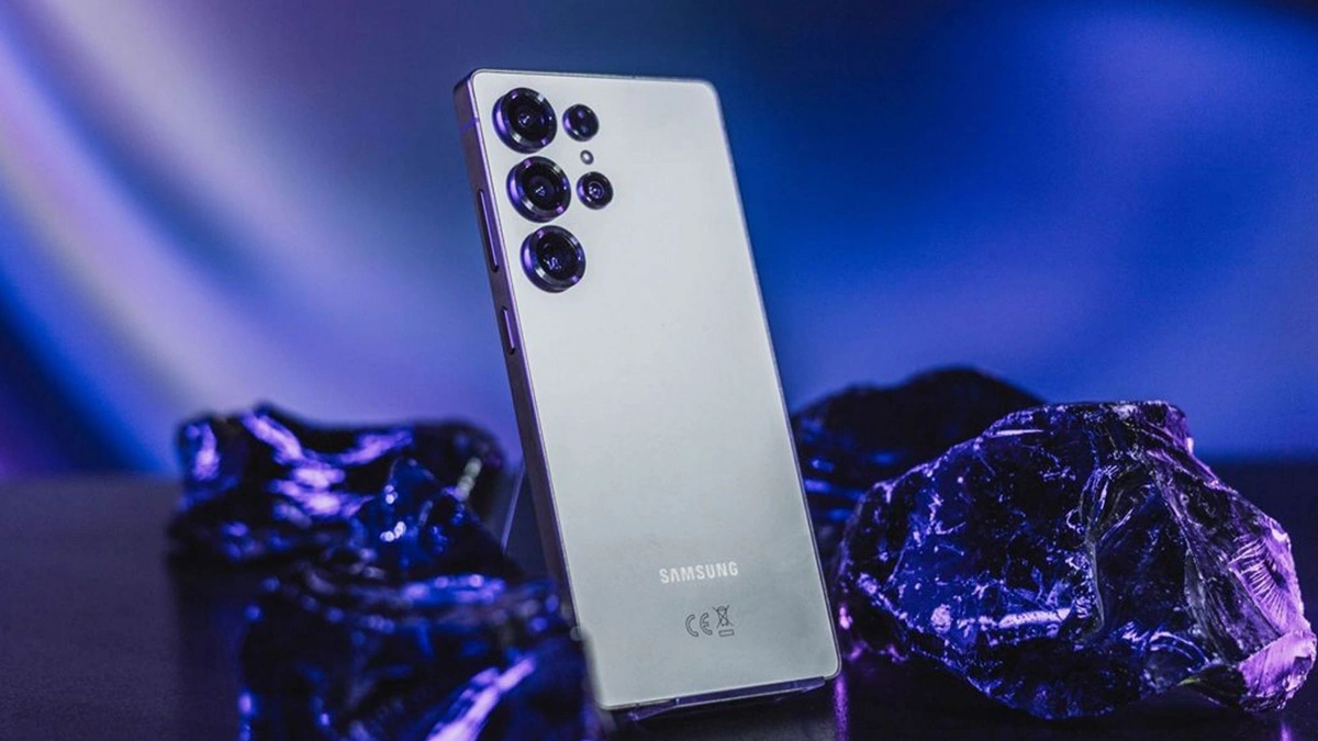 Samsung może zrezygnować z tradycyjnej technologii obsługi rysika w Galaxy S26 Ultra. To otworzyłoby drzwi do wsparcia dla magnetycznego ładowania bezprzewodowego w standardzie Qi2.