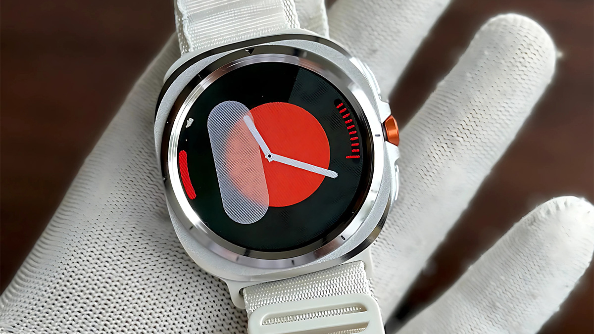 Galaxy Watch 8 Classic pojawił się na eBayu. Aukcja jest źródłem licznych zdjęć nadchodzącego zegarka