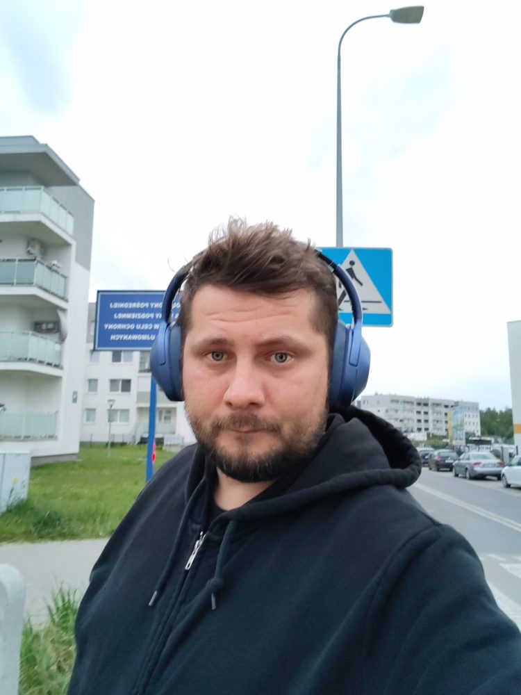 https://cdn-sw.spidersweb.pl/2025/06/honor-400-ai-7-750x1000.jpg