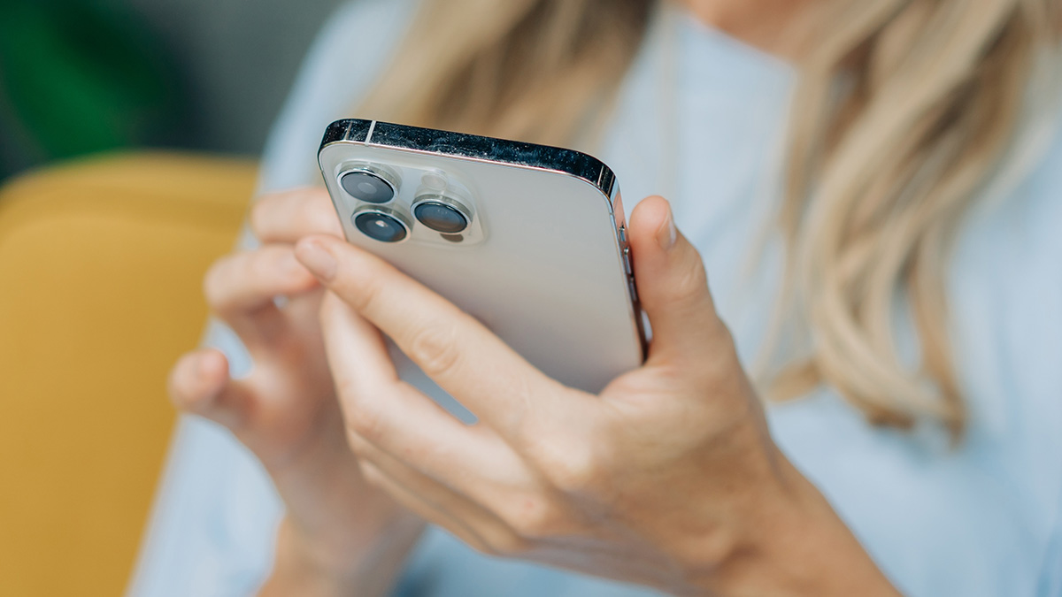 W iOS 26 pojawiła się odświeżona wersja "Reflection", czyli najbardziej rozpoznawalnego dzwonka iPhone’a