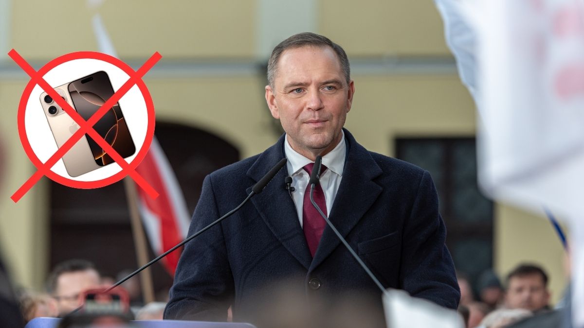 Z jakiego smartfona korzysta Karol Nawrocki