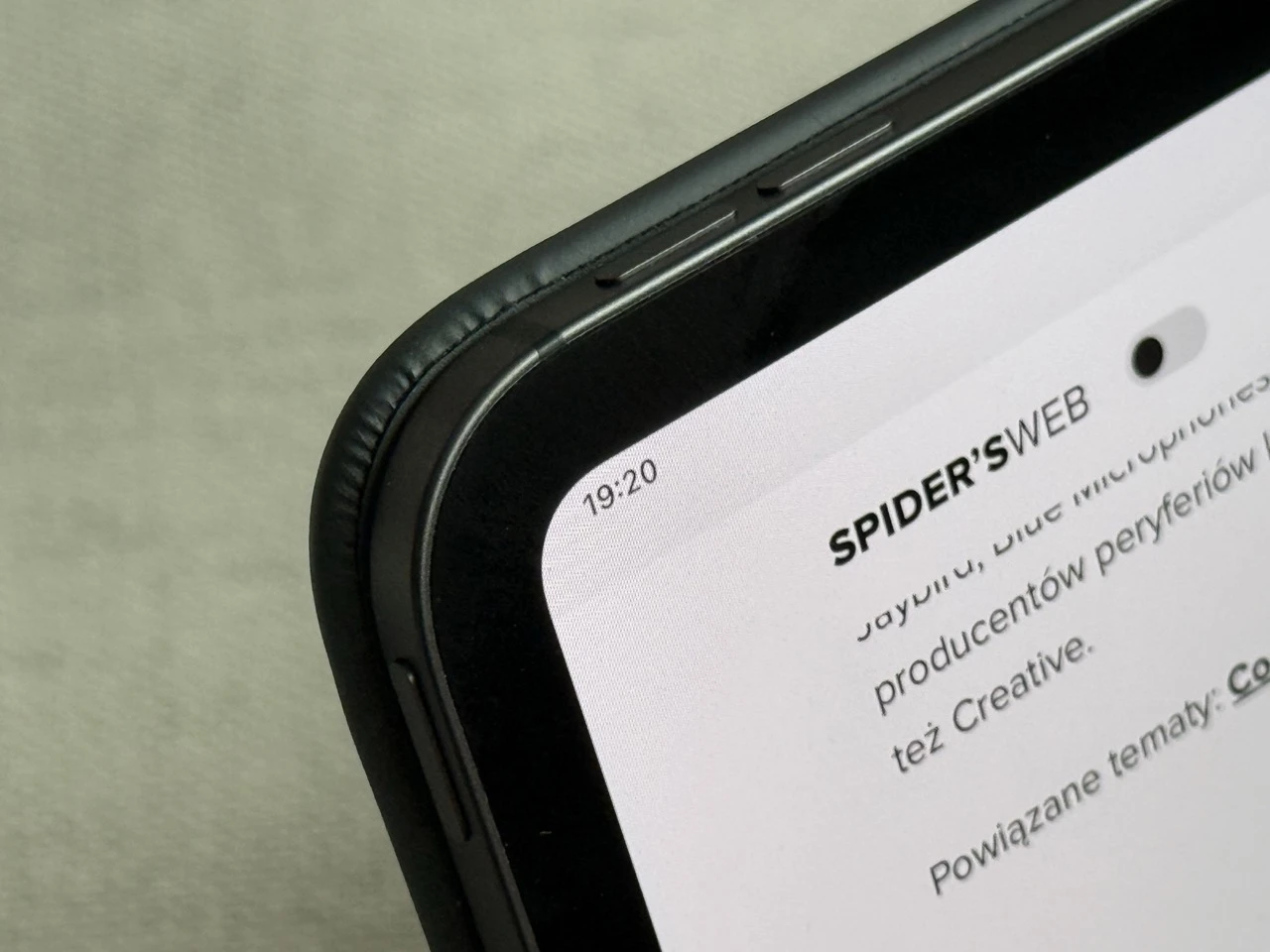 https://ocs-pl.oktawave.com/v1/AUTH_2887234e-384a-4873-8bc5-405211db13a2/spidersweb/2025/06/logitech-flip-folio-ipad-pro-etui-klawiatura-11.jpeg