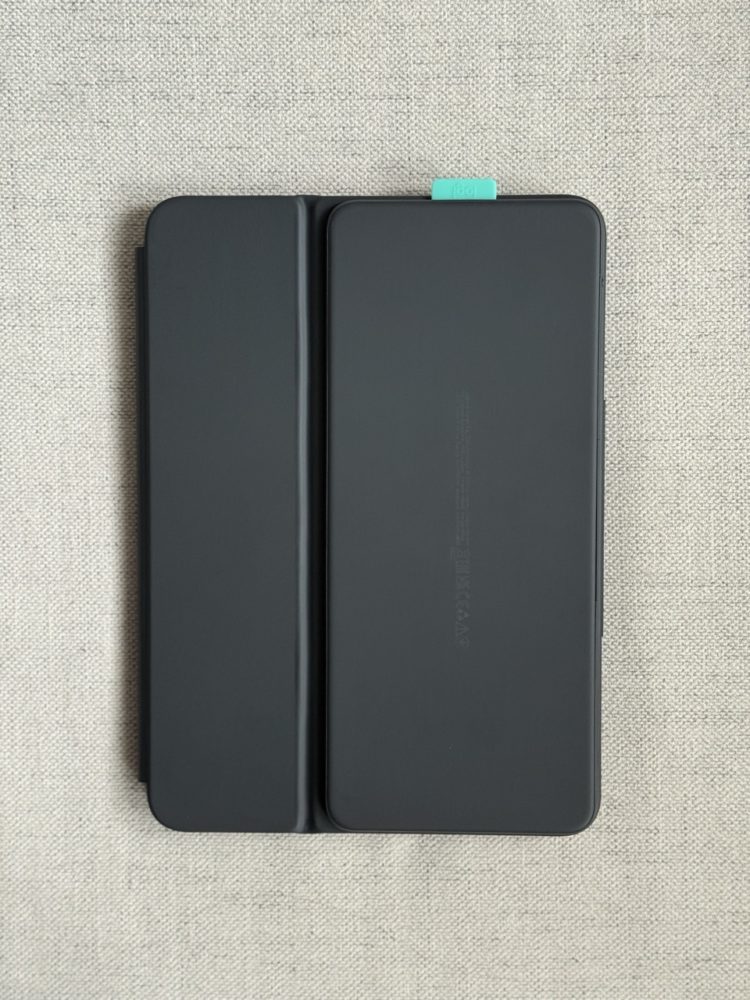 https://ocs-pl.oktawave.com/v1/AUTH_2887234e-384a-4873-8bc5-405211db13a2/spidersweb/2025/06/logitech-flip-folio-ipad-pro-etui-klawiatura-5-750x1000.jpeg