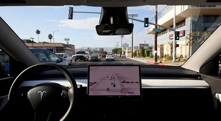 Robotaxi wyjechały na ulice. To nie jest to, co obiecywał Elon Musk