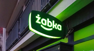 Żabka rozszerza swoją sieć o kolejne sklepy ze stacjami benzynowymi