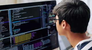 Nastolatek odkrył na tyle poważną lukę, że Microsoft musiał zmienić zasady programu Bug Bounty. Opłaciło się to obu stronom, bo licealista obecnie jest jednym z najbardziej wartościowych członków Microsoft Security Response Center.