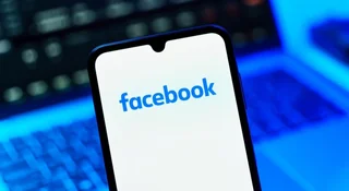 Trzaskowski już nie będzie pokątnie finansował kampanii na Facebooku. Znika ważny typ reklam