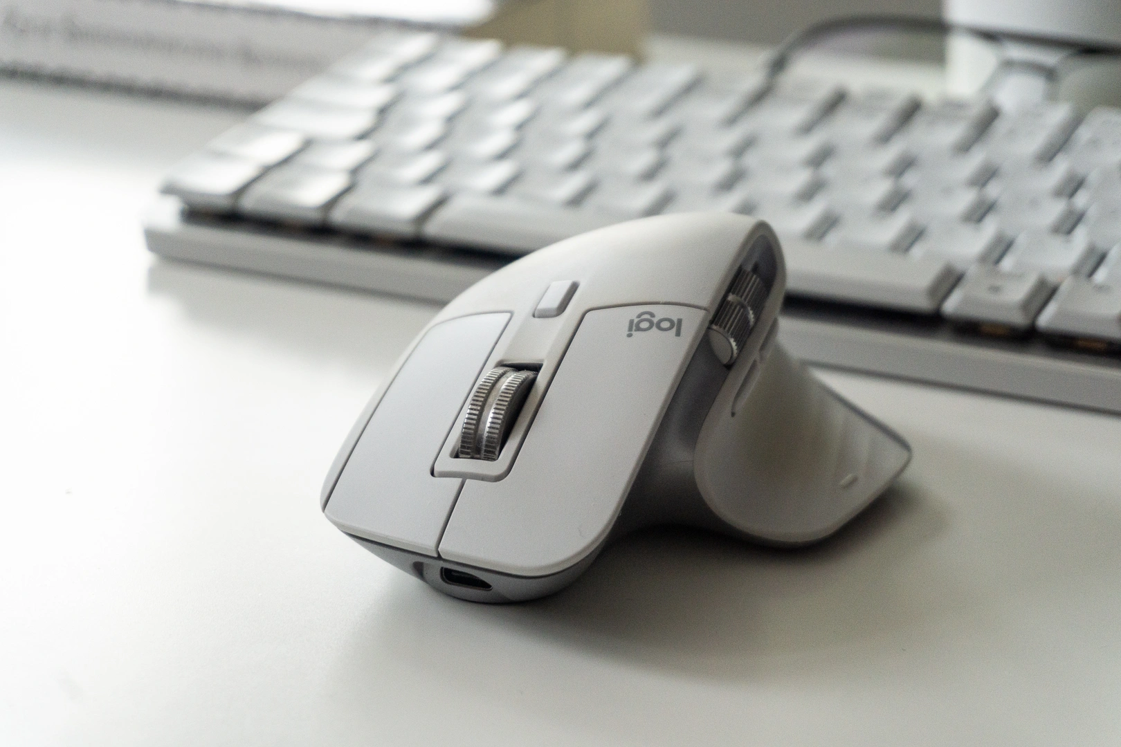 Logitech MX Mechanical Mini for Mac oraz mysz MX Logitech Master 3S For Mac32 