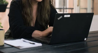 Hejt online coraz częściej aktywistów