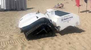 Robot BeBot sprząta gdańskie plaże