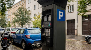 Złamali system płatnego parkowania. Wysyłali Polakom wezwania do zapłaty
