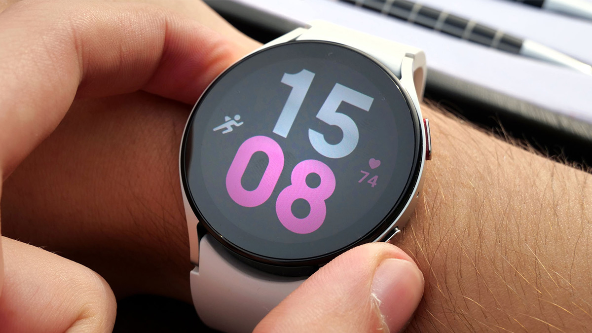 Samsungowi wyciekł wygląd tarcz, które będą uświetniać nadchodzące zegarki Galaxy Watch 8. Tarcze zdradzają powrót do znanych motywów, ale w odświeżonej formie - ujawniono też nowy wariant inspirowany Now Brief.