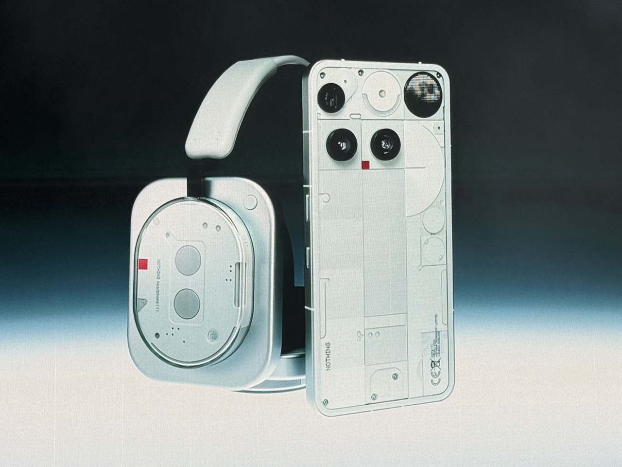 Nothing Phone 3 i Nothing Headphone 1