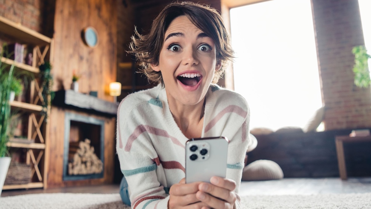 Następca SMS-a ma nowe funkcje, ale polskie telekomy blokują iPhone’y