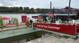 one plus pop-up store
