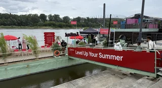 one plus pop-up store
