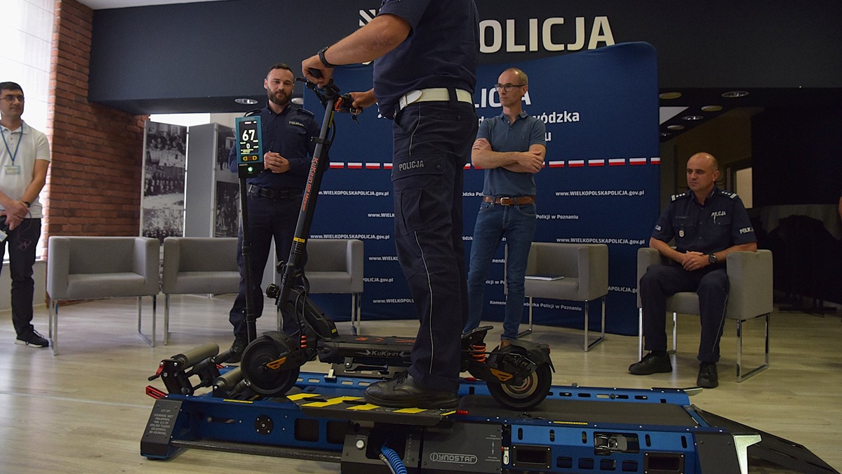 Bat na przerobione hulajnogi i rowery. Policja już go testuje