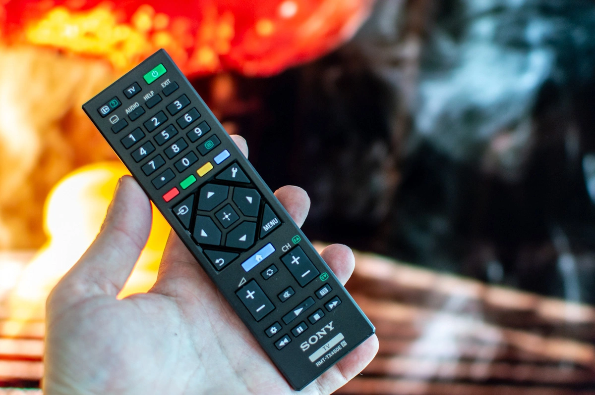 https://cdn-sw.spidersweb.pl/2025/07/sony-bravia-8-ii-recenzja-01.jpg