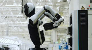 Robot Walker S2 sam wymienia sobie baterię