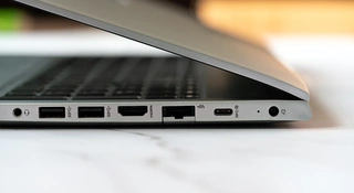 Windows głośniki słuchawki jednocześnie