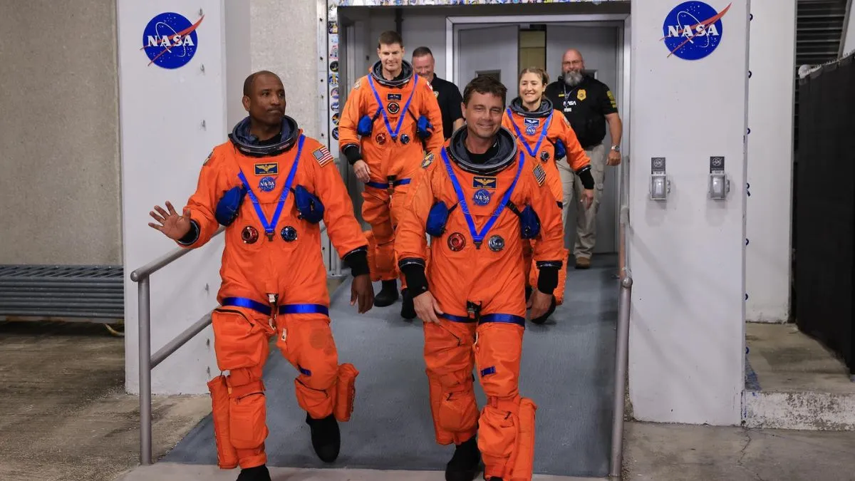 Tak będą uciekać z rakiety. NASA sprawdza różne scenariusze