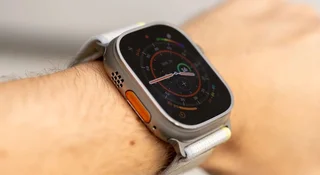 Apple Watch Ultra 3 może mieć ciśnieniomierz i większy ekran