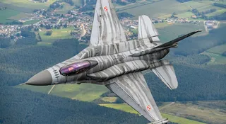 F-16 rozbił się w Radomiu