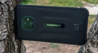 Poszedłem do lasu z nowym telefonem na wyprawy. Hammer Ranger nie boi się niczego