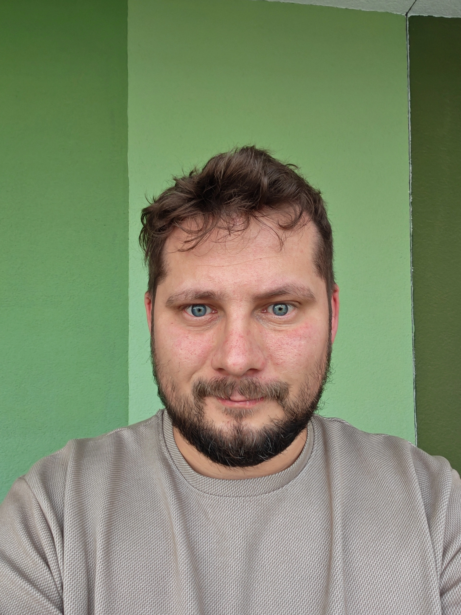 https://cdn-sw.spidersweb.pl/2025/08/honor-magic-v5-test-aparat-38.jpg