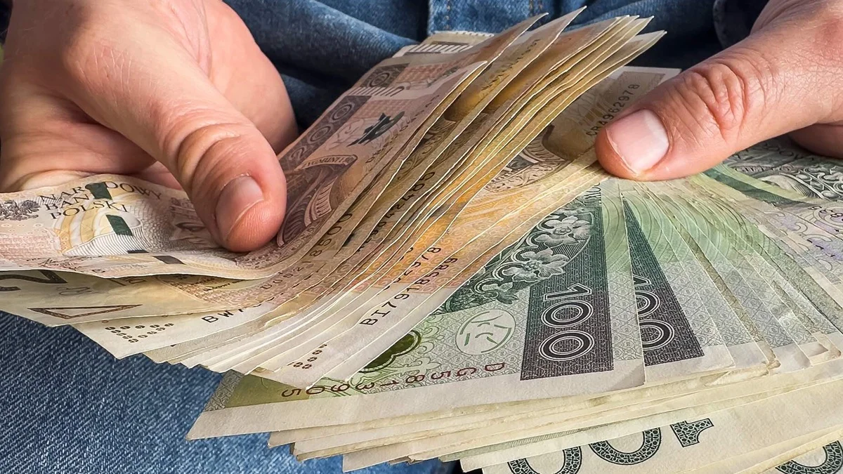 wydawanie pieniedzy