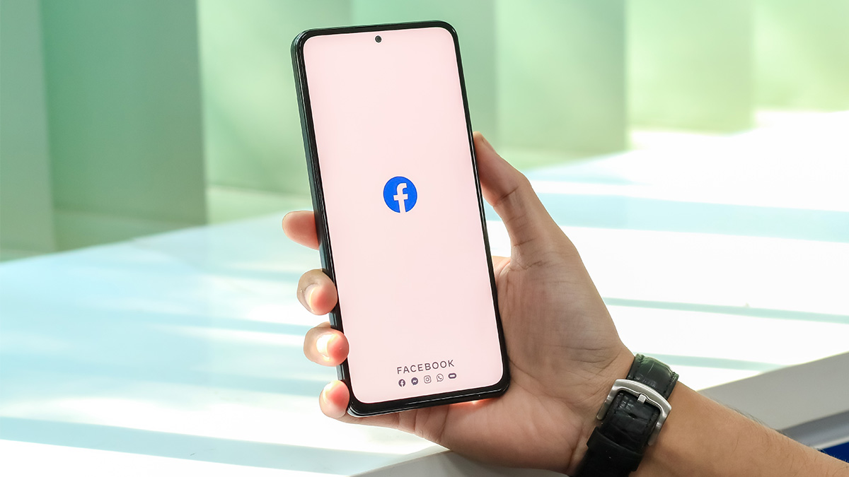 To może być koniec oszukańczych reklam na Facebooku. Ale gigant jak zwykle przycwaniaczył