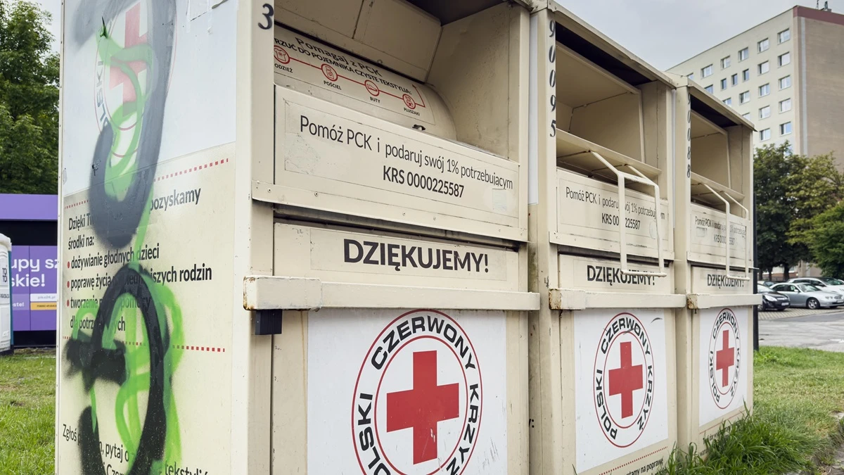 Kontenery na odzież znikną z miast. Oto co jest zastąpi