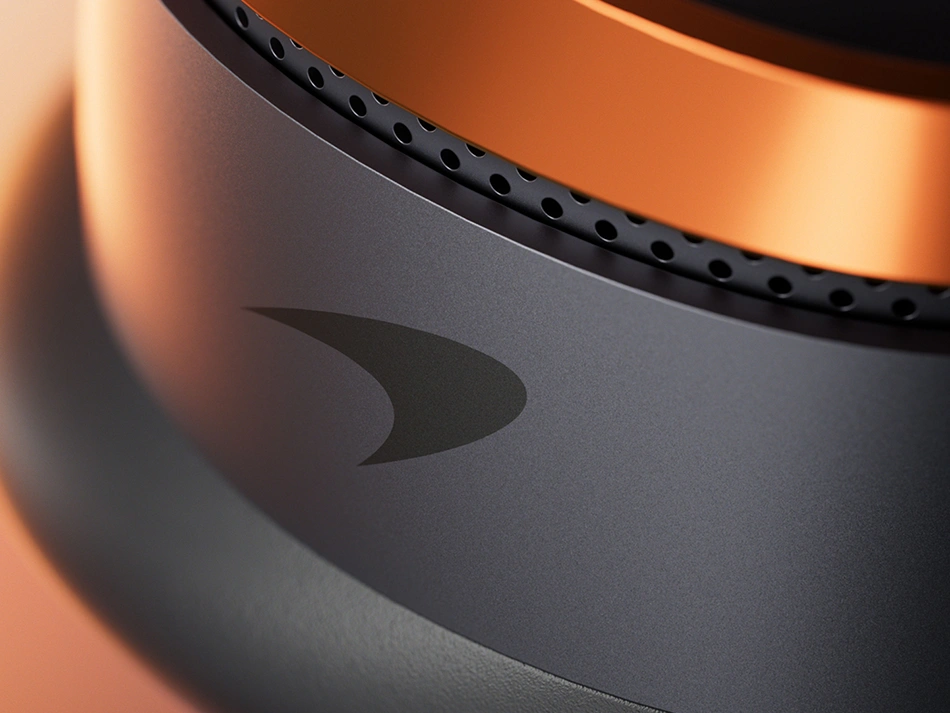 https://cdn-sw.spidersweb.pl/2025/09/Bowers-Wilkins-Px8-McLaren-Edition-4.png