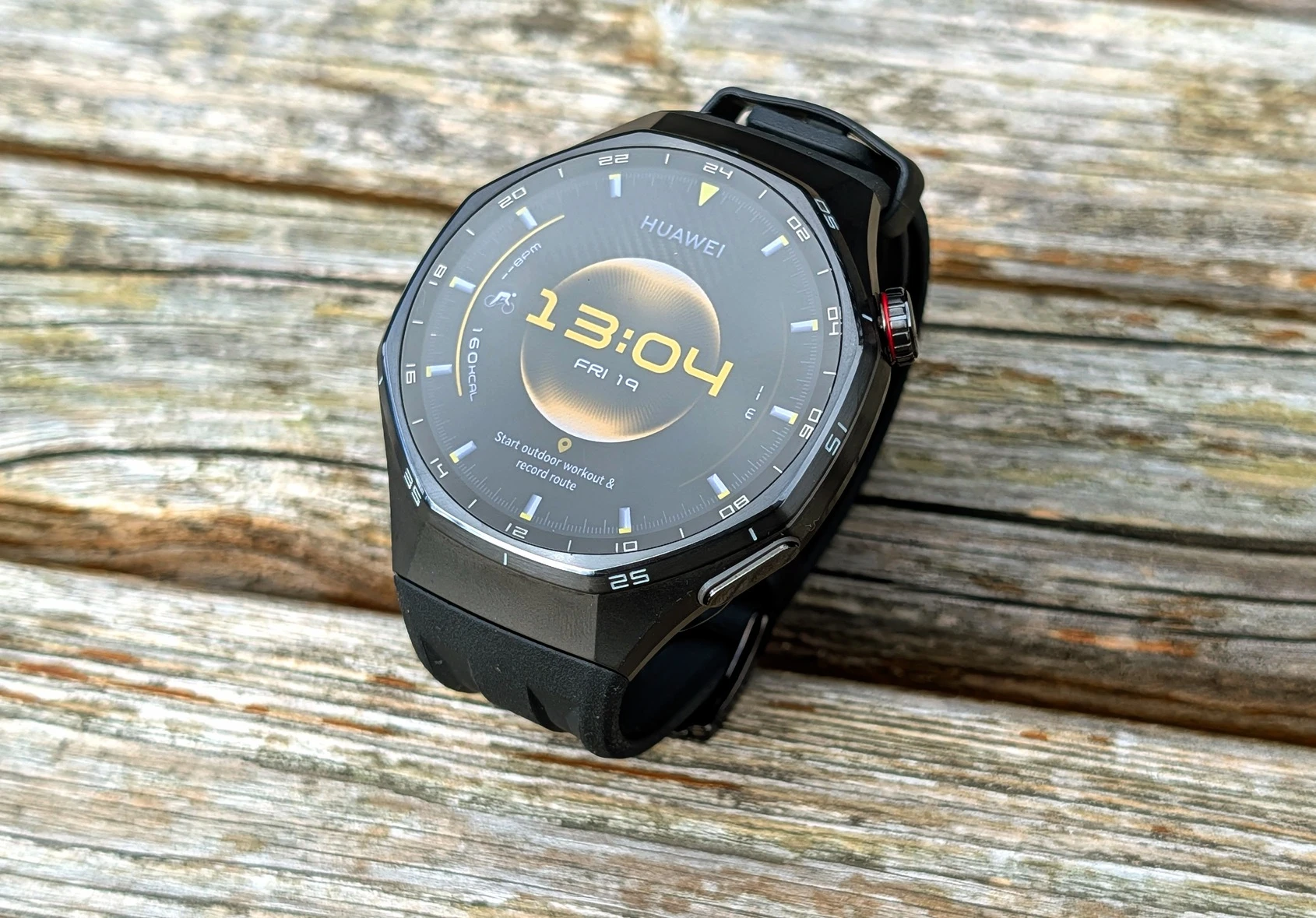Huawei Watch GT 6 Pro to energetyczna bestia. Zegarek nie chce się rozładować