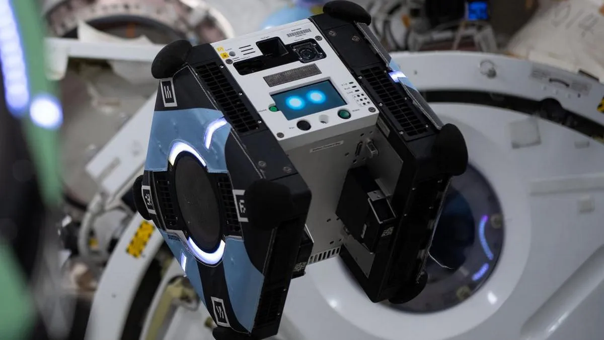 Wojsko przetestowało robota na orbicie. Fruwa jak astronauta i dokręci śrubkę