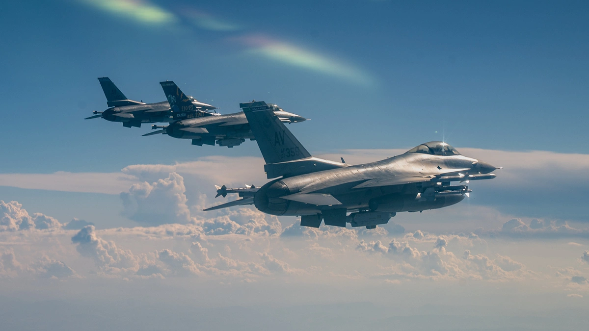Stany uczciły polskiego pilota. F-16 lecą nad prezydentami Polski i USA