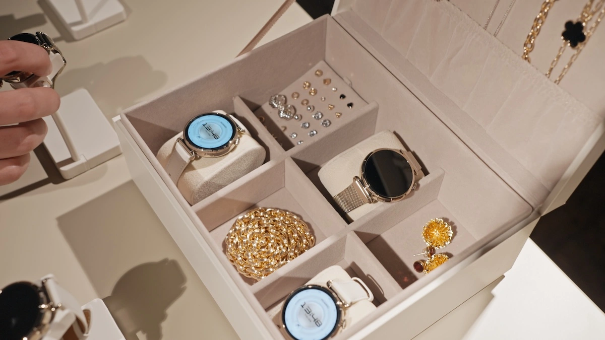 https://cdn-sw.spidersweb.pl/2025/09/huawei-watch-2025-2-3.jpg