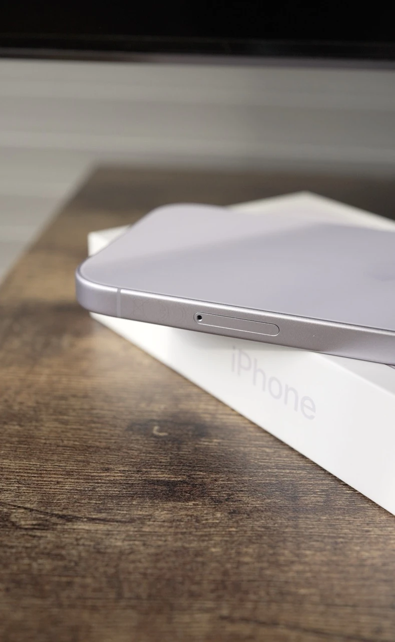 Takiego gniazda jak w iPhonie 17 nie znajdziemy w obudowie iPhone’a Air 