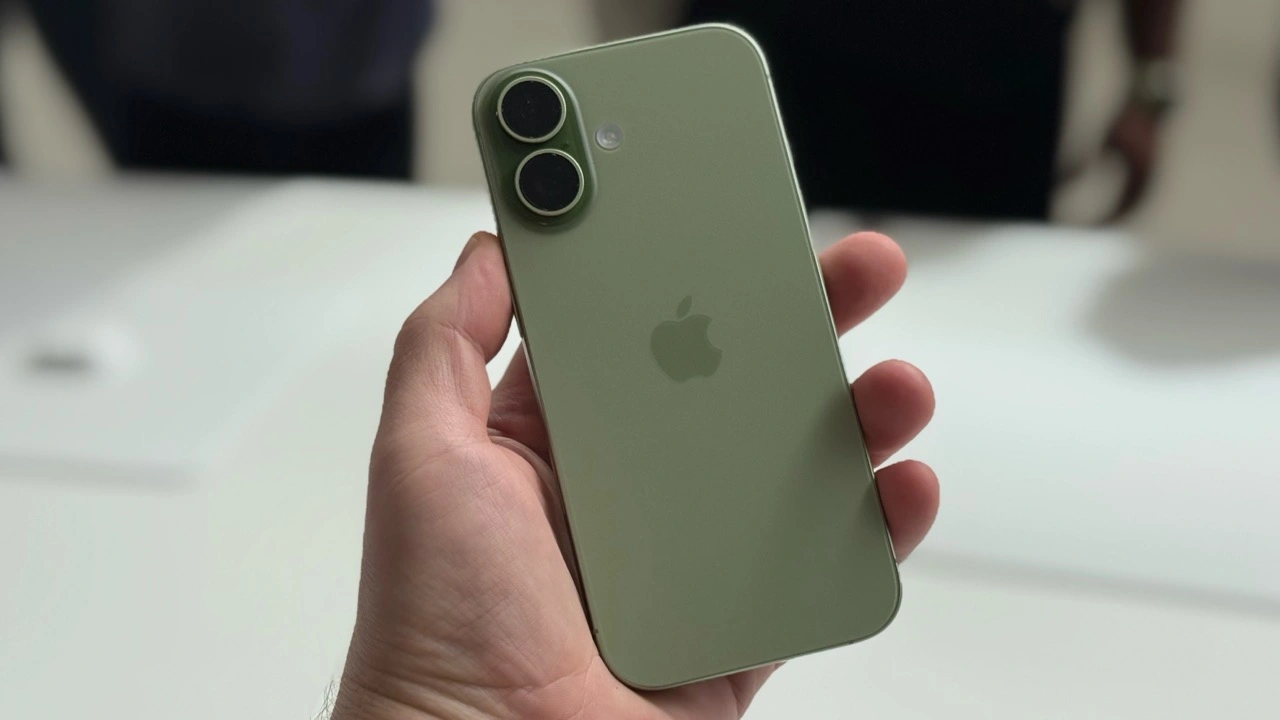 iPhone 17 już w ofertach operatorów. Tyle zapłacisz